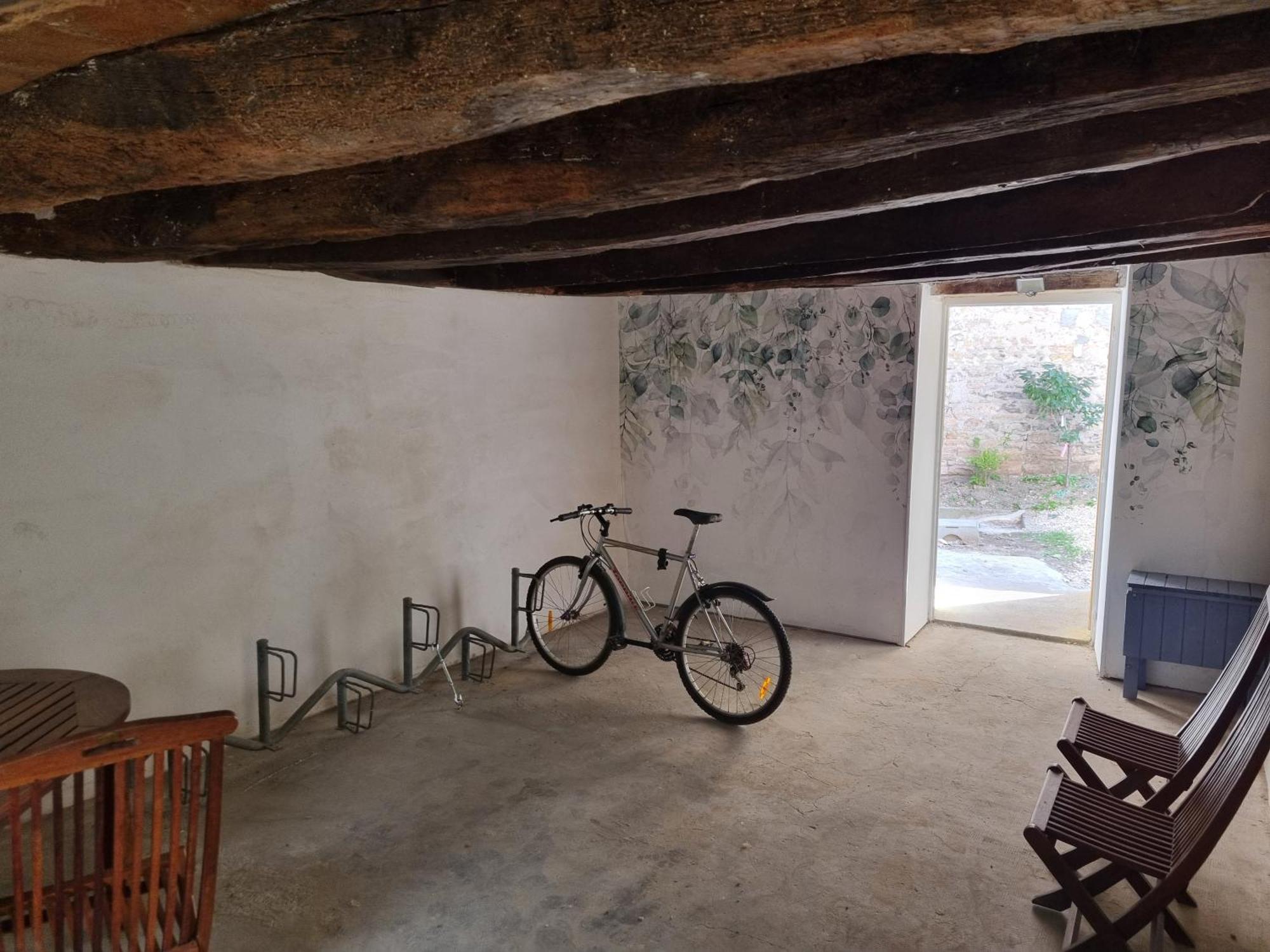 Hotel Fenetre Sur Cour Du Docteur Privey - Secure Park Bike - Voie Bleue à Tournus Extérieur photo